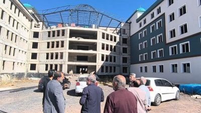 Erzurum İl Müftüsü Yaşar Çapçı, yapımı devam eden Mehmet Gürgür