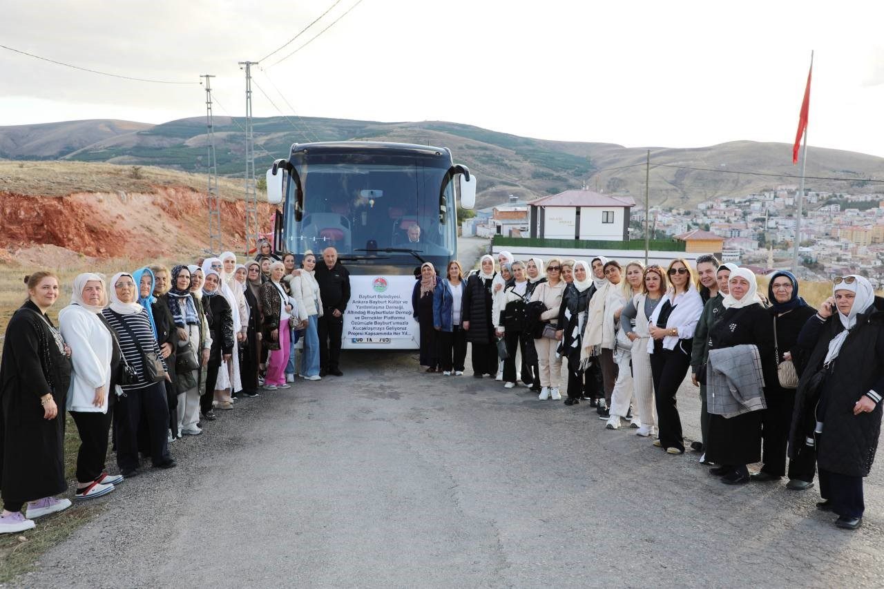 Memleketlerini daha önce hiç görmeyen ve Ankara’da yaşayan 50 Bayburtlu,
