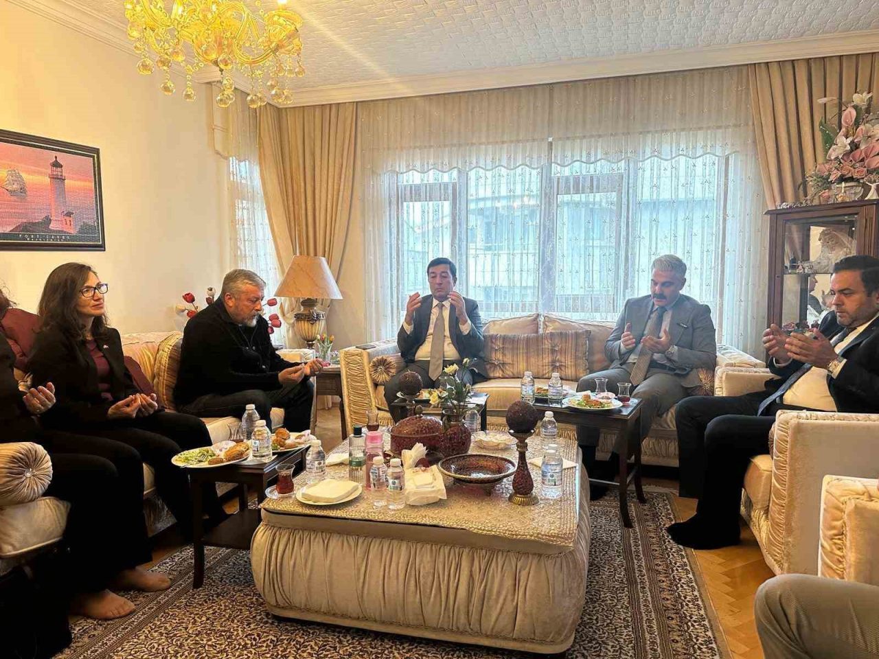 Milliyetçi Hareket Partisi (MHP) Çankaya İlçe Başkanlığı, “Hayırlı Günler Komşum”