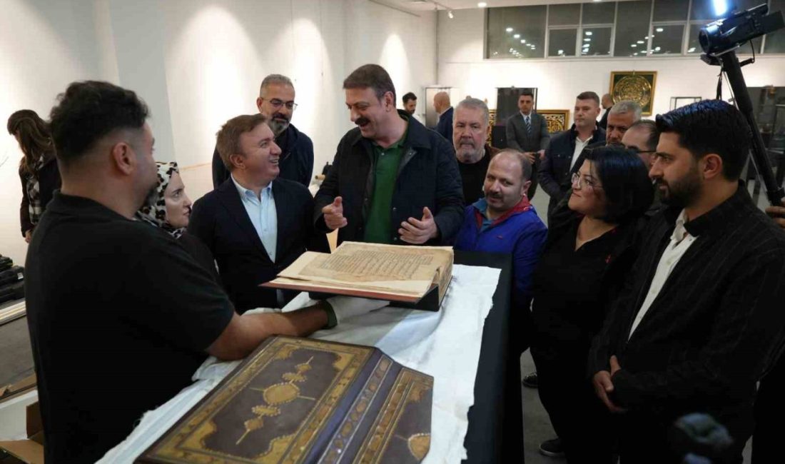 Erzincan’da Kabe örtüleri, Sakal-ı Şerif, Kadem-i Şerif gibi kutsal emanetlerin