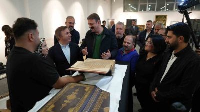 Erzincan’da Kabe örtüleri, Sakal-ı Şerif, Kadem-i Şerif gibi kutsal emanetlerin