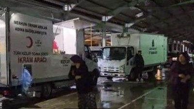 Balıkesir’in Sındırgı ilçesinde 6.1 büyüklüğündeki depremin ardından başlayan sağanak yağış