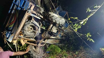 Ordu’nun Ünye ilçesinde fındık odunu çekerken kontrolünü kaybettiği ’patpat’ olarak