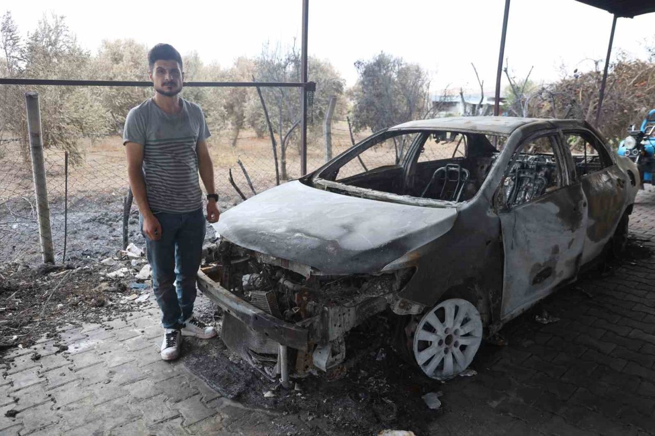 Hatay’ın Reyhanlı ilçesinde otluk alanda çıkıp samanlığa sıçrayan yangında, depremzede