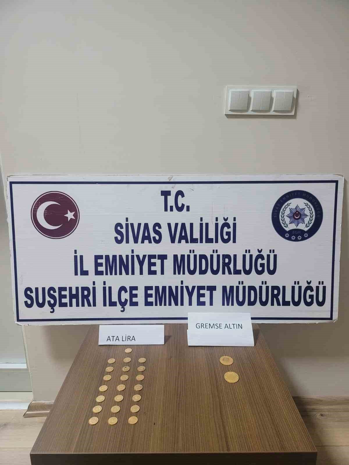 Sivas’ın Suşehri ilçesinde kuyumcuya sahte altın satmaya çalışan üç kişi