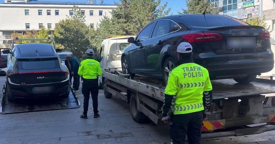 Erzurum’da sosyal medyada drift attıkları görüntü paylaşan iki sürücüye cezai