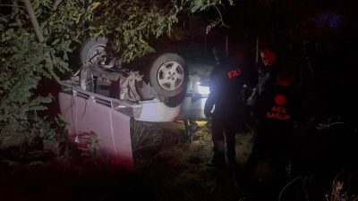 Erzincan’da polisin ‘dur’ ikazına uymayarak çevirmeden kaçan otomobil kovalamaca yaşanırken