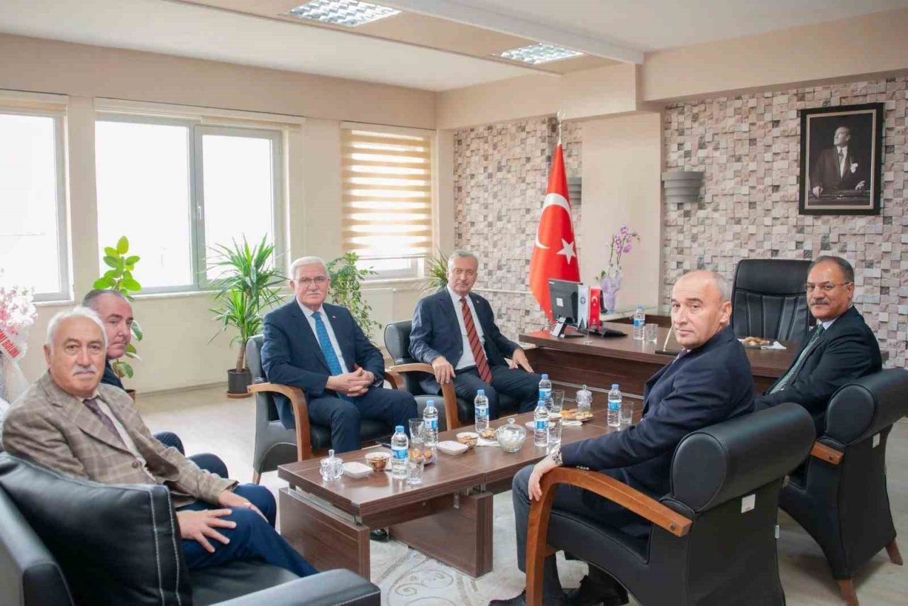 Erzincan Binali Yıldırım Üniversitesi Rektörü Prof. Dr. Akın Levent, İktisadi