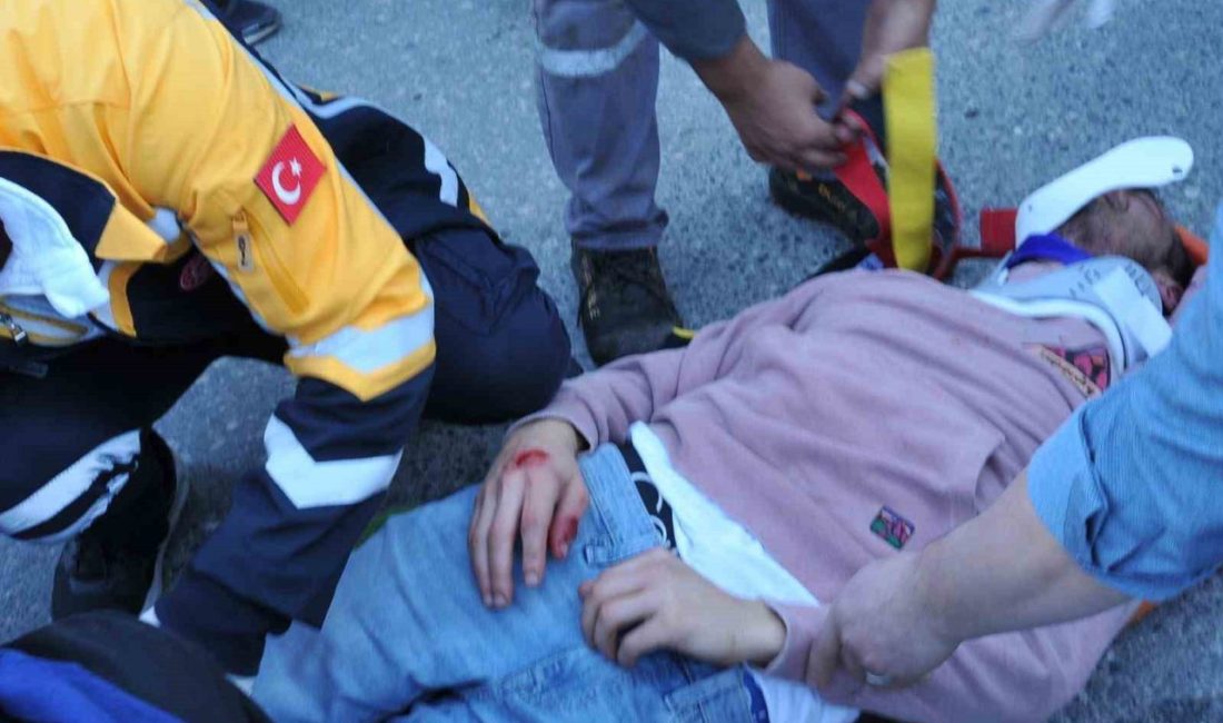 Sakarya’nın Geyve ilçesinde pikap ile motosikletin çarpışması neticesinde meydana gelen