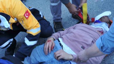 Sakarya’nın Geyve ilçesinde pikap ile motosikletin çarpışması neticesinde meydana gelen