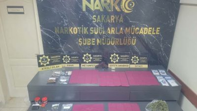 Sakarya’nın Adapazarı, Akyazı ve Hendek ilçelerinde düzenlenen 3 ayrı uyuşturucu