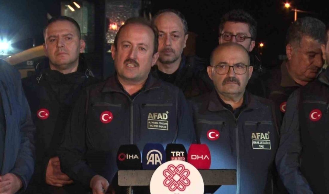 Balıkesir’in Sındırgı ilçesindeki 6.1 büyüklüğündeki depremin ardından artçı sarsıntılar sürüyor.