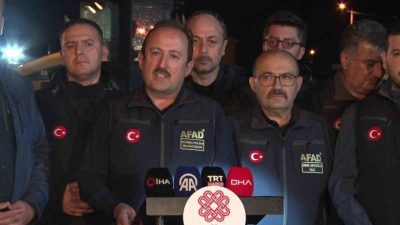 Balıkesir’in Sındırgı ilçesindeki 6.1 büyüklüğündeki depremin ardından artçı sarsıntılar sürüyor.