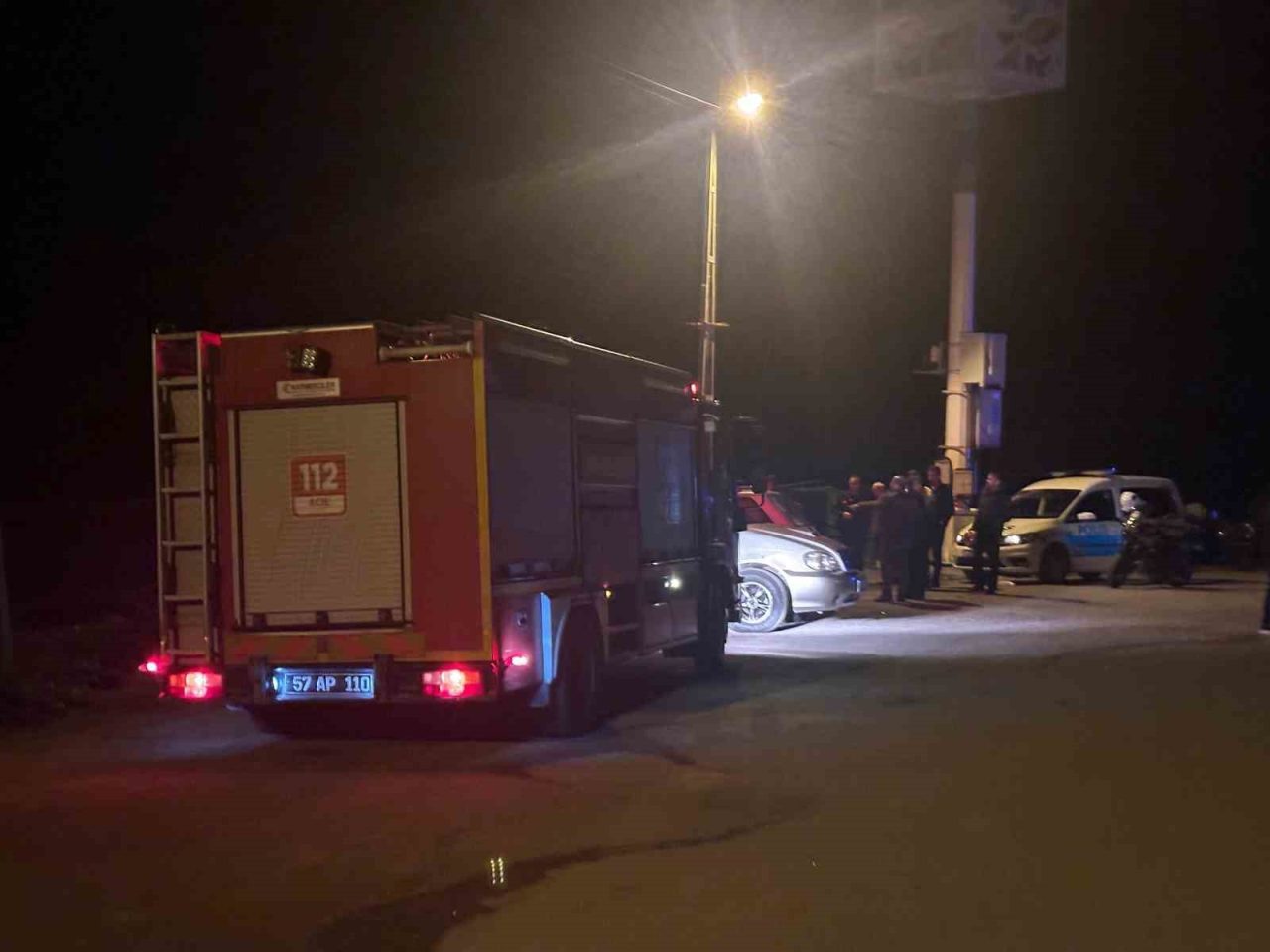 Sinop’ta dengesini kaybederek uçurumdan yuvarlanan bir kişi yaralandı. Olay, saat