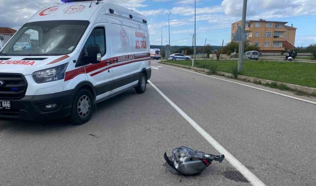 Sinop’ta hafif ticari araç ile iki motosiklet çarpıştı, kazada 2