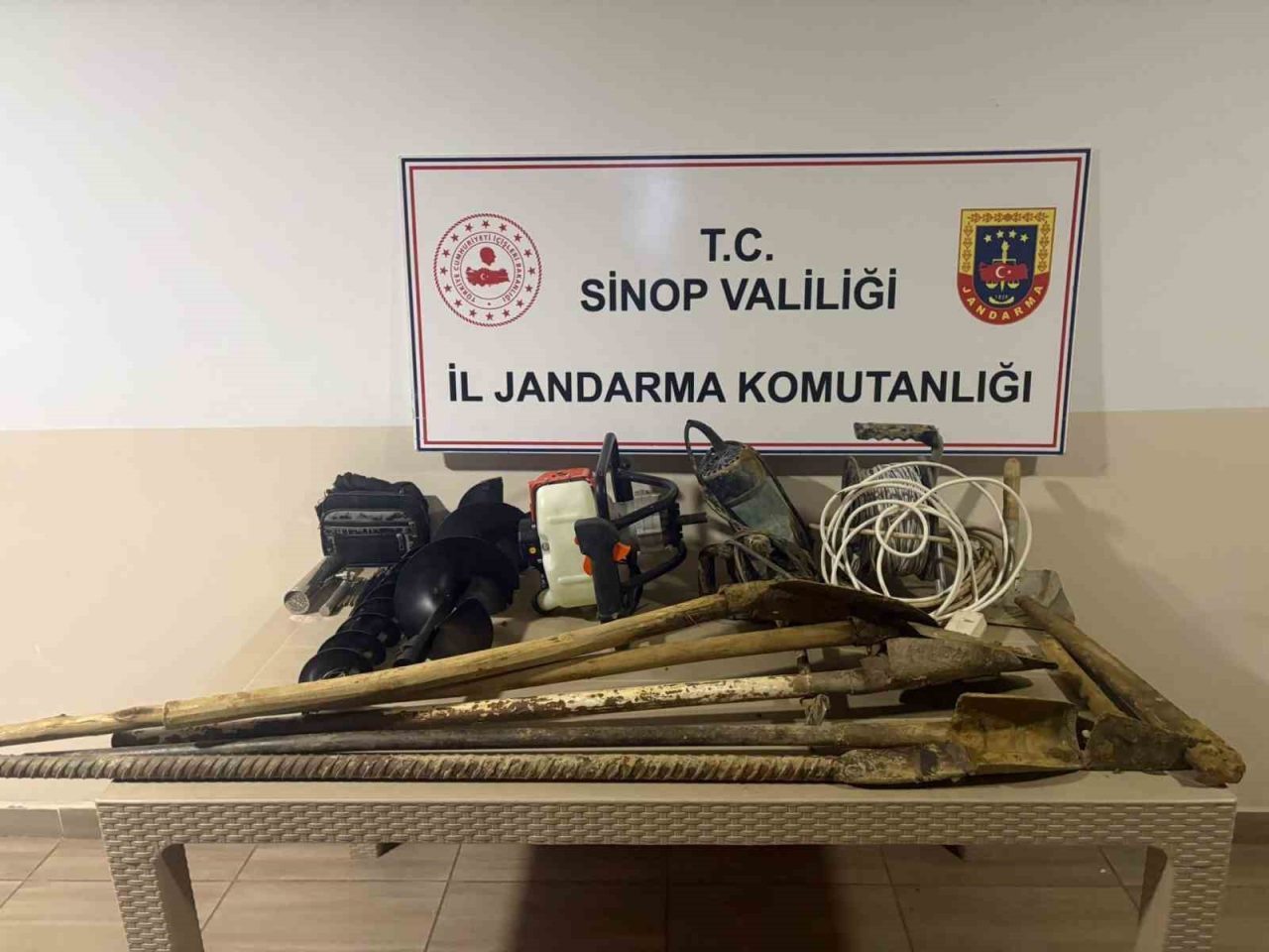 Sinop İl Jandarma Komutanlığı ekipleri, kaçak kazıya yönelik yapılan istihbari