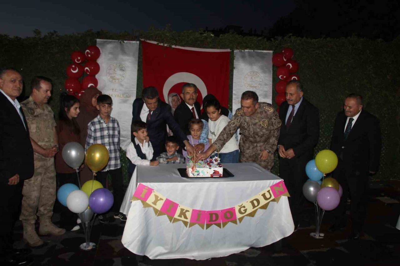 Şırnak’ta vatan uğruna şehit düşen öğretmen, asker, polis ve güvenlik