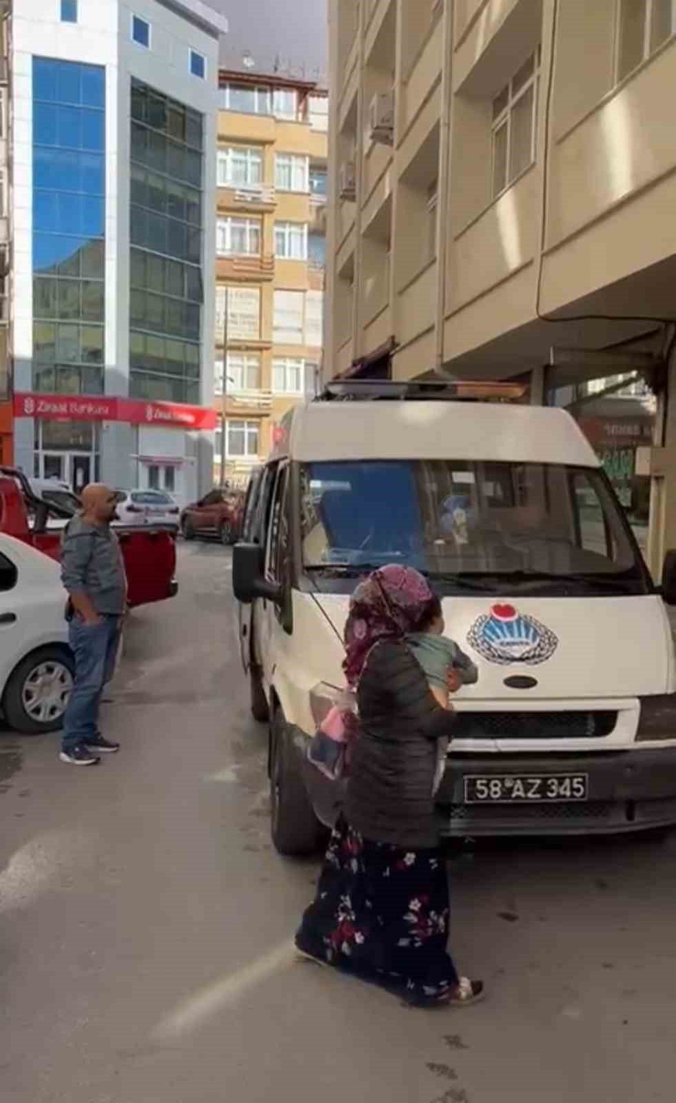 Sivas Belediyesi Zabıta Müdürlüğü, şehir merkezinde dilencilik yapan şahıslara yönelik