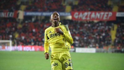 Fenerbahçe’nin Brezilyalı forveti Anderson Talisca, Gaziantep FK maçında oyuna girdikten