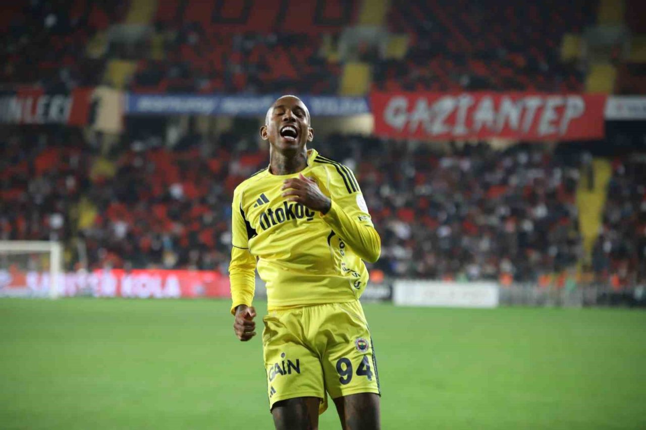 Fenerbahçe’nin Brezilyalı forveti Anderson Talisca, Gaziantep FK maçında oyuna girdikten