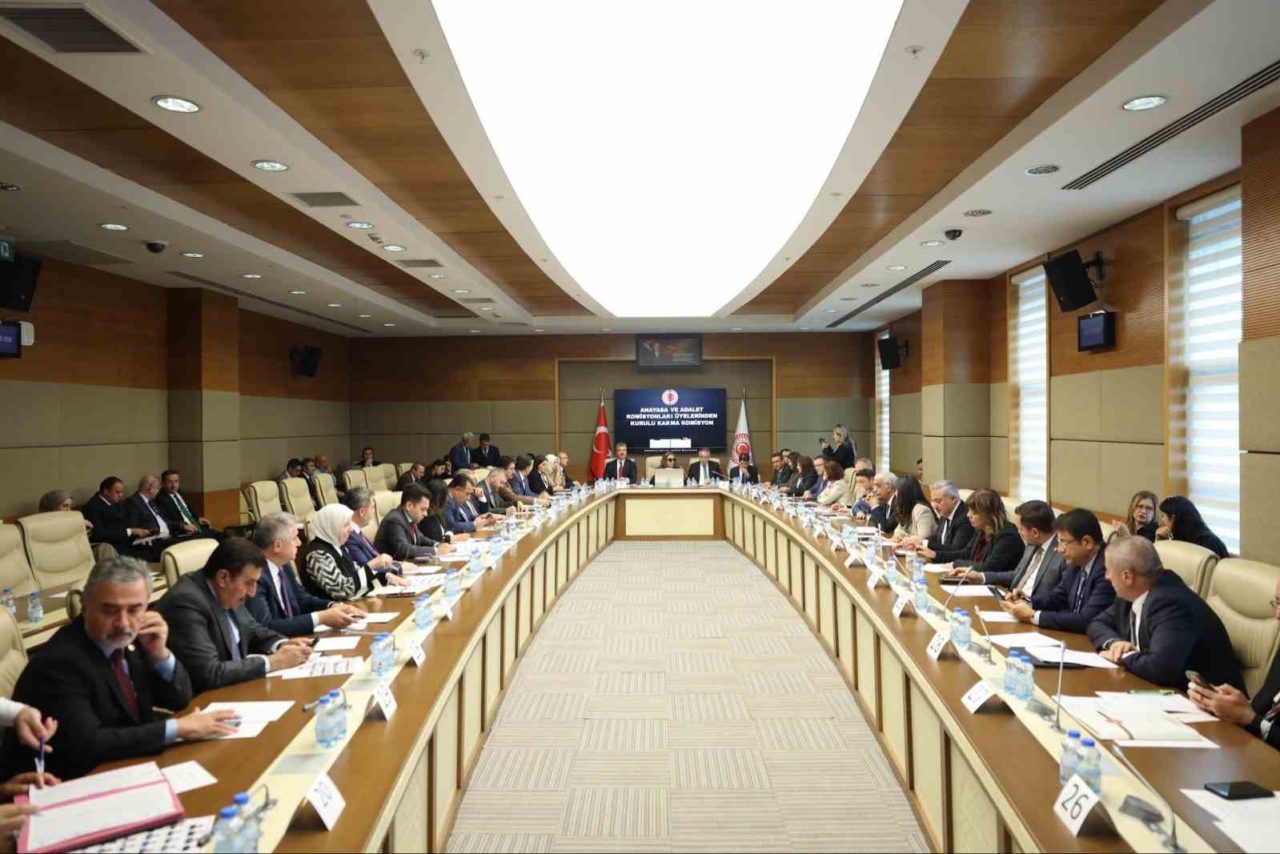 TBMM Anayasa ve Adalet Komisyonları Üyelerinden Kurulu Karma Komisyonda, Hakimler