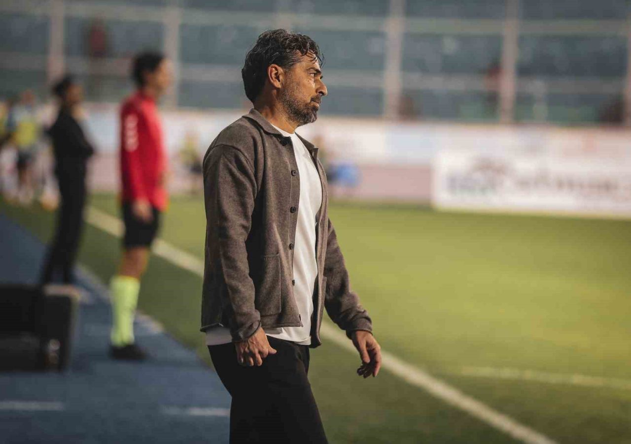 Trendyol Süper Lig’in 3. Hafta erteleme maçında Çaykur Rizespor sahasında