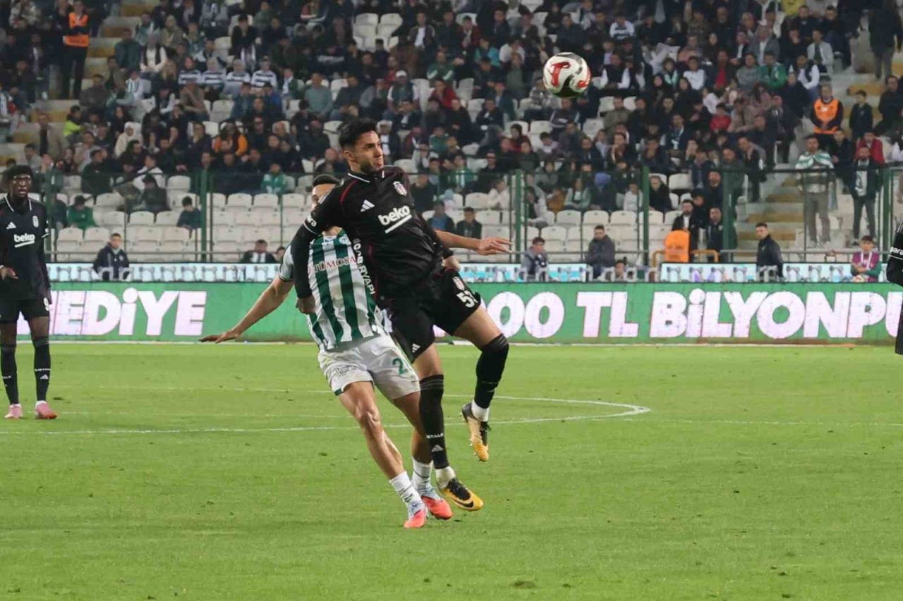 Trendyol Süper Lig’in 3. hafta erteleme maçında Konyaspor, sahasında Beşiktaş
