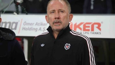 Trendyol Süper Lig 3. hafta erteleme maçında Konyaspor, sahasında Beşiktaş