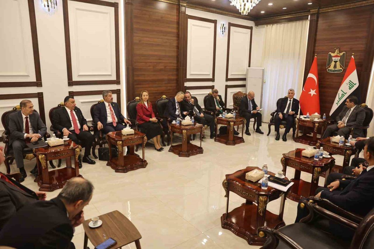 Ticaret Bakanı Ömer Bolat, AK Parti Şırnak Milletvekili Arslan Tatar