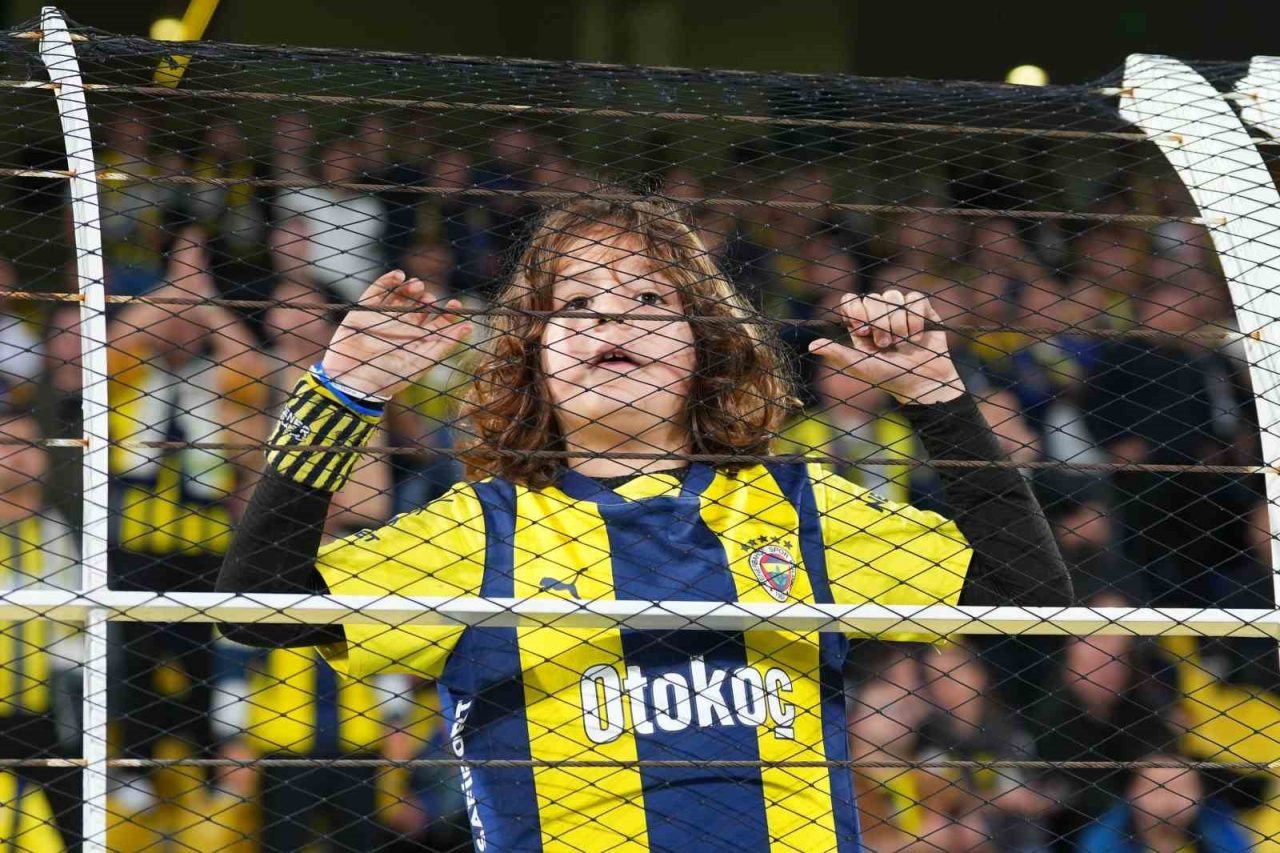 UEFA Avrupa Ligi’nin 3. haftasında Fenerbahçe, sahasında Alman ekibi Stuttgart