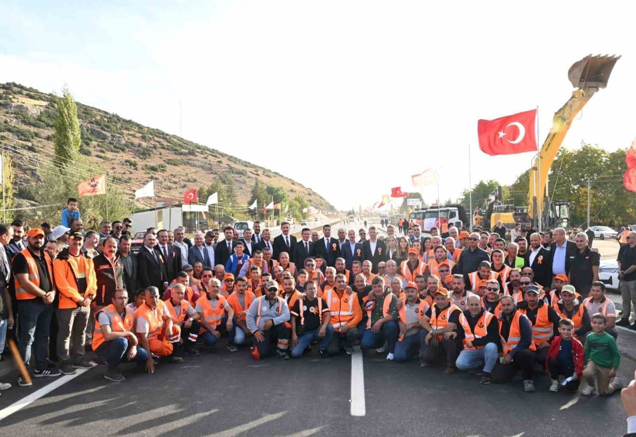 Ulaştırma ve Altyapı Bakanı Abdulkadir Uraloğlu, Elmalı’da, Elmalı Şehir Geçişi