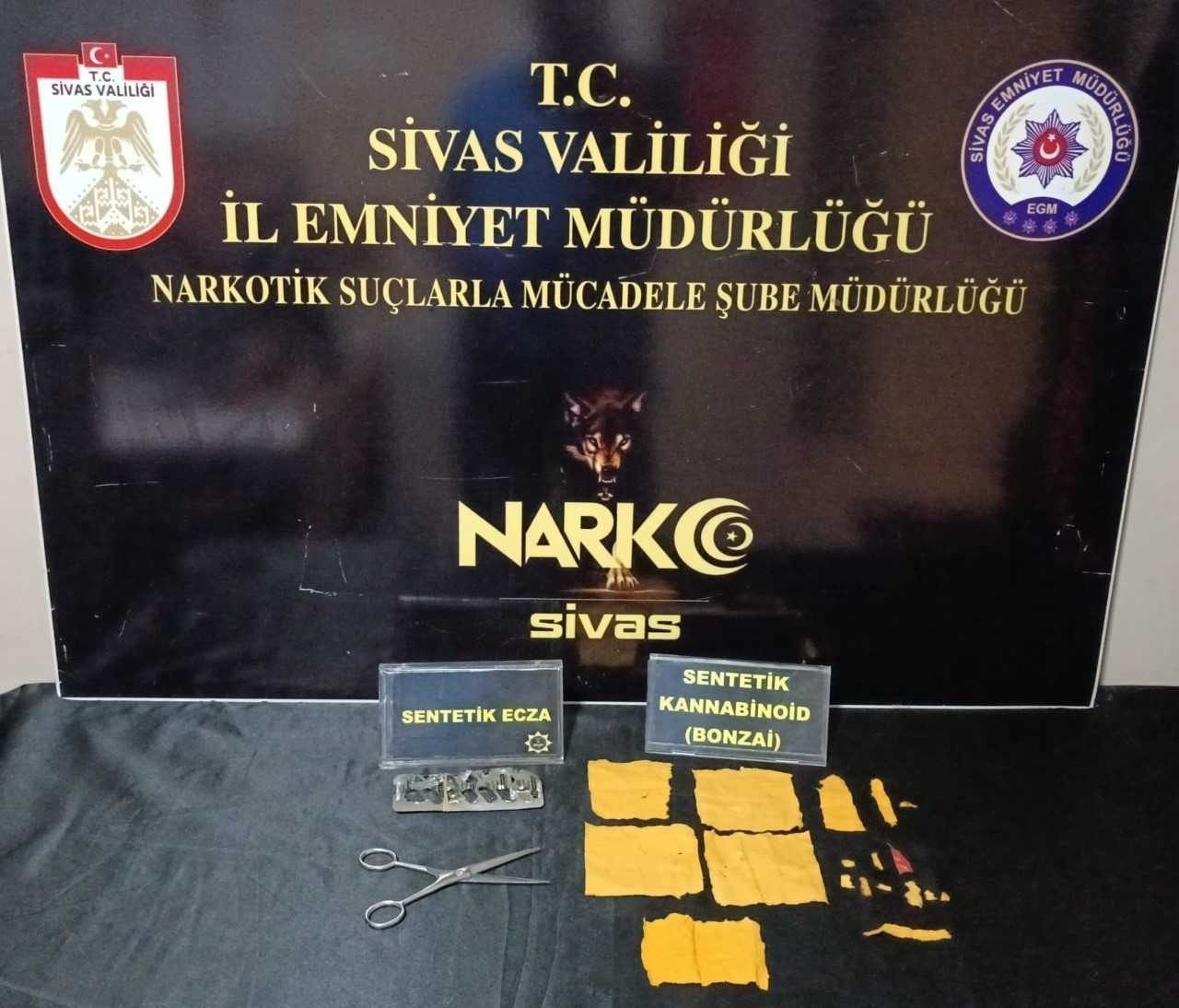 Sivas’ta Narkotik Suçlarla Mücadele Şube Müdürlüğü ekiplerince düzenlenen operasyonda uyuşturucu