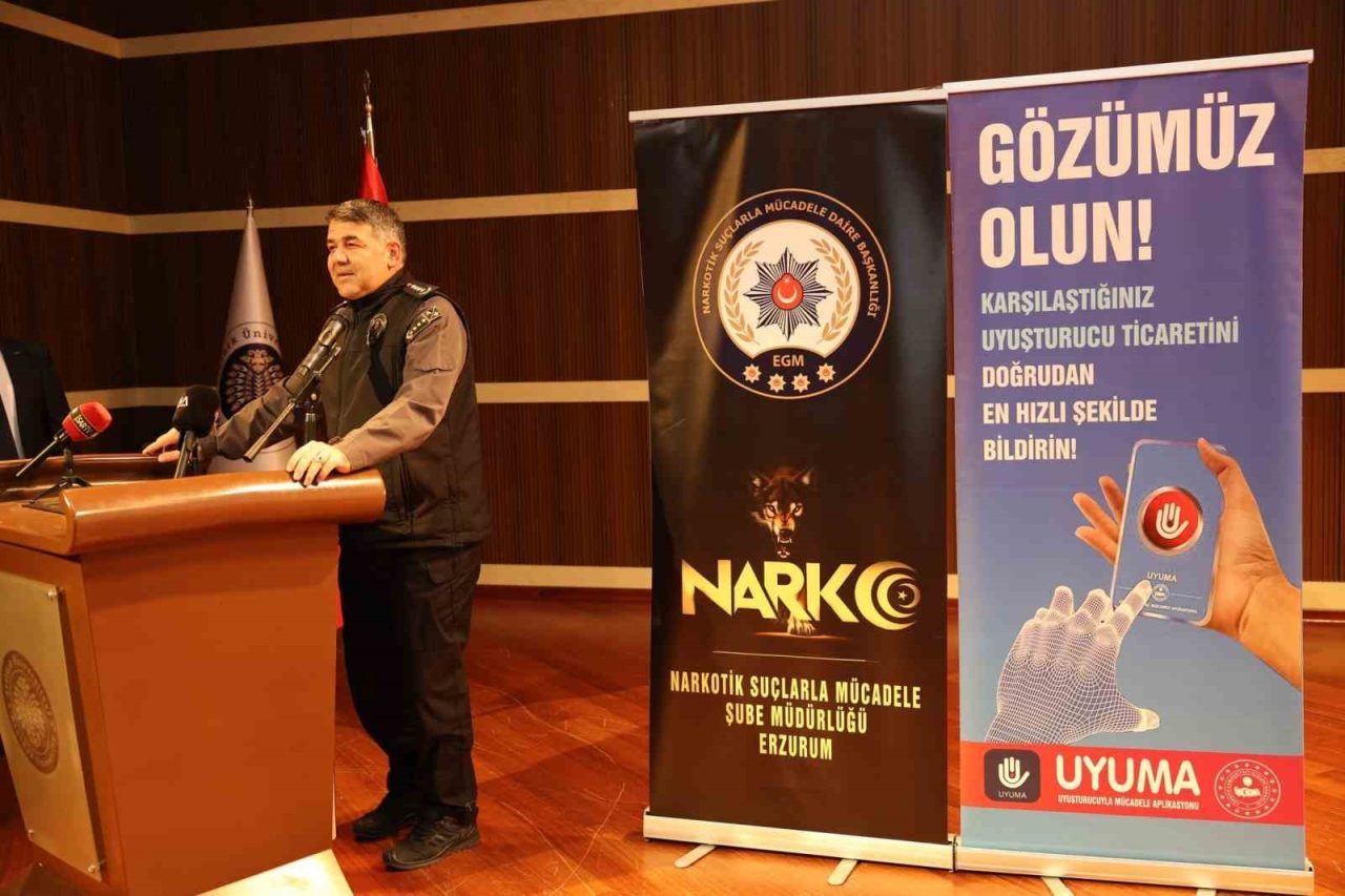 Erzurum’da polis, gençleri uyuşturucu bağımlılığı konusunda uyardı. Erzurum İl Emniyet