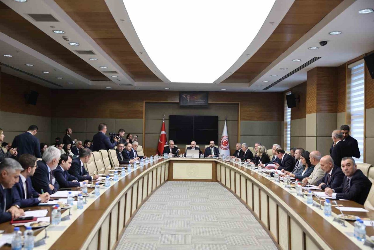 Bayındırlık, İmar, Ulaştırma Ve Turizm Komisyonu, Vakıflar Kanunu ile Bazı