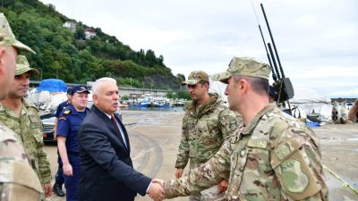 Trabzon Valisi Aziz Yıldırım, vatandaşların denizde şüpheli ya da tanımlayamadıkları