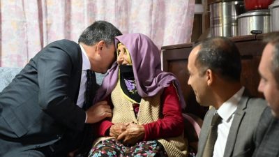 Erzurum Valisi Mustafa Çiftçi, 93 yaşındaki Zemzem Dağcı ve şehit