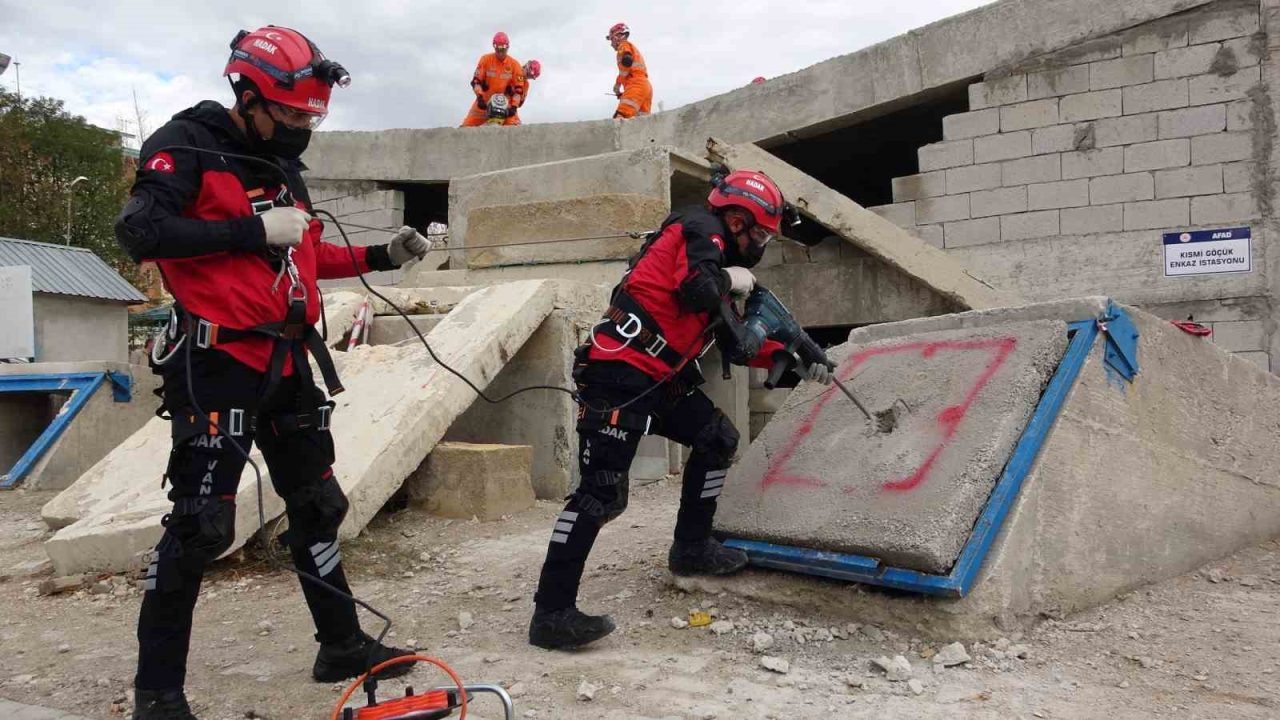 Van Afet ve Acil Durum (AFAD) İl Müdürlüğü öncülüğünde, 23