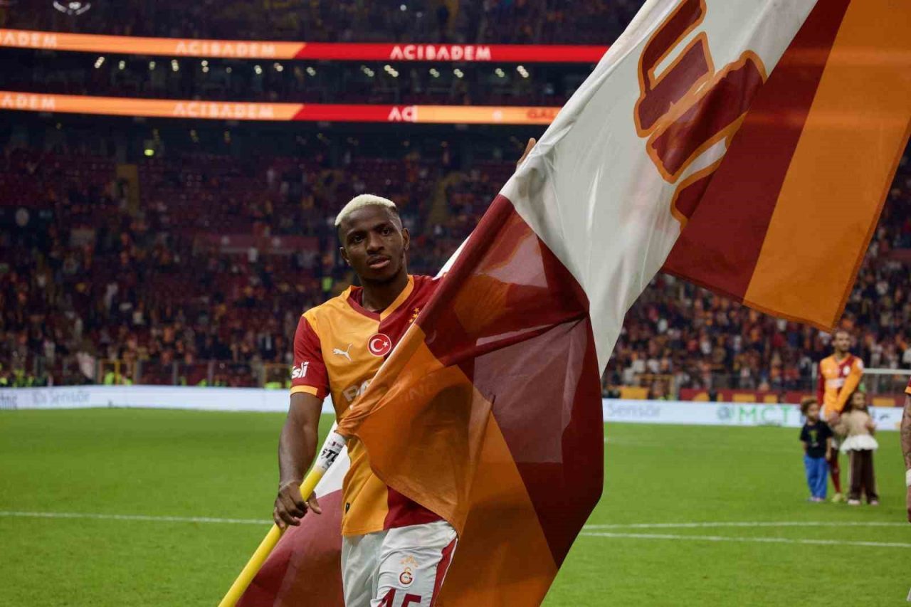 Nijeryalı futbolcu Victor Osimhen, Göztepe maçıyla Galatasaray’da 43. golünü attı