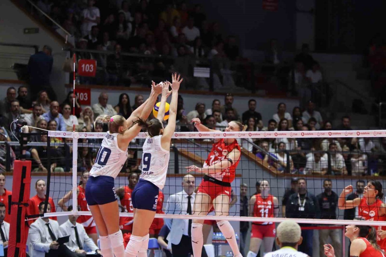 Vodafone Sultanlar Ligi 2025-2026 sezonu ilk hafta maçında Fenerbahçe Medicana,