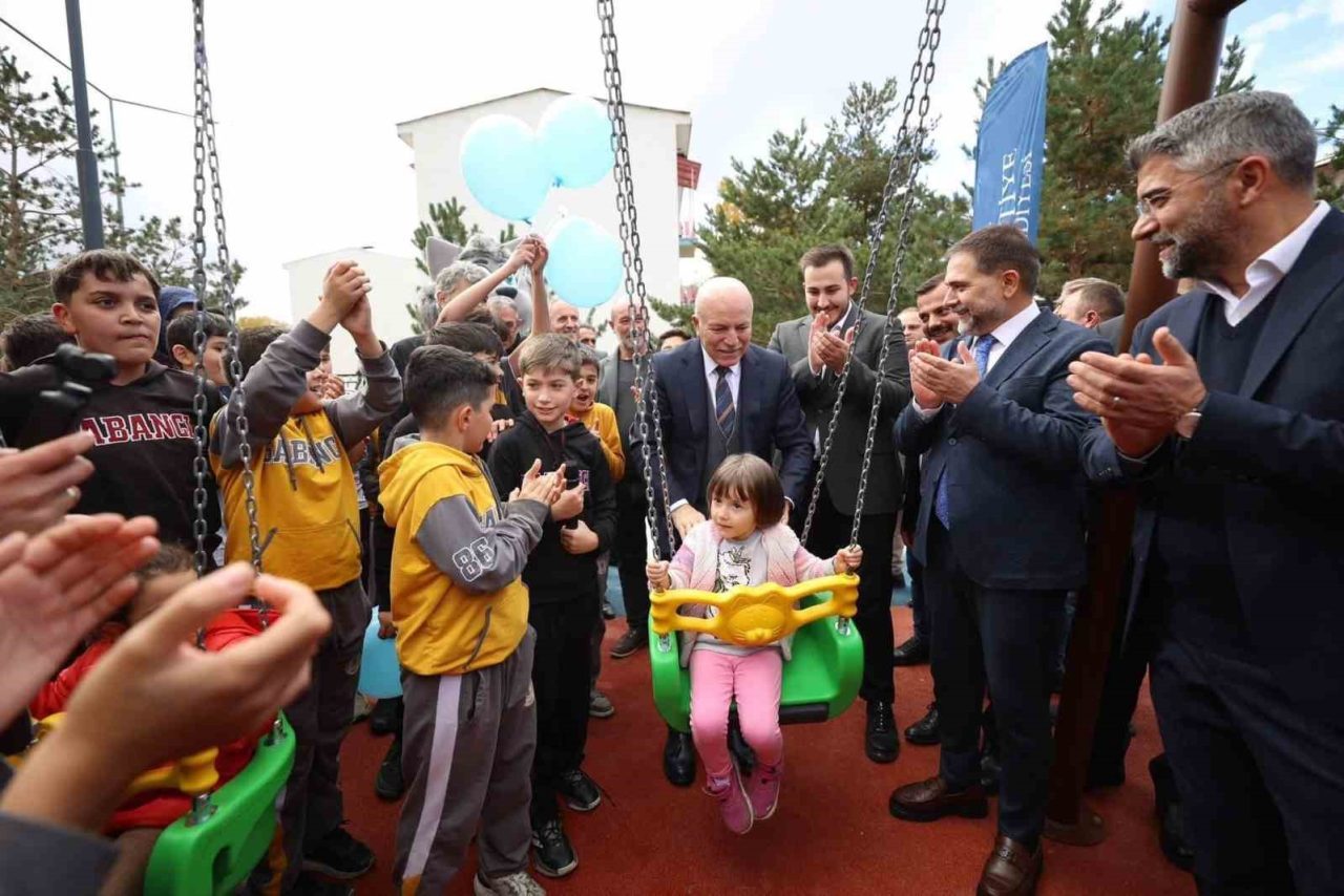 Yakutiye Belediyesi, Atatürk Üniversitesi kampüsü içinde örnek bir park yaptı.