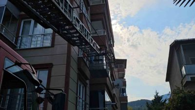 Kastamonu’nun Cide ilçesinde yakınlarının kendisinden haber alamadığı yaşlı kadın evinde