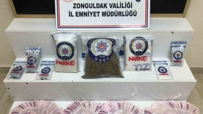 Zonguldak Emniyet Müdürlüğü ekipleri tarafından düzenlenen uyuşturucu operasyonunda gözaltına alınan