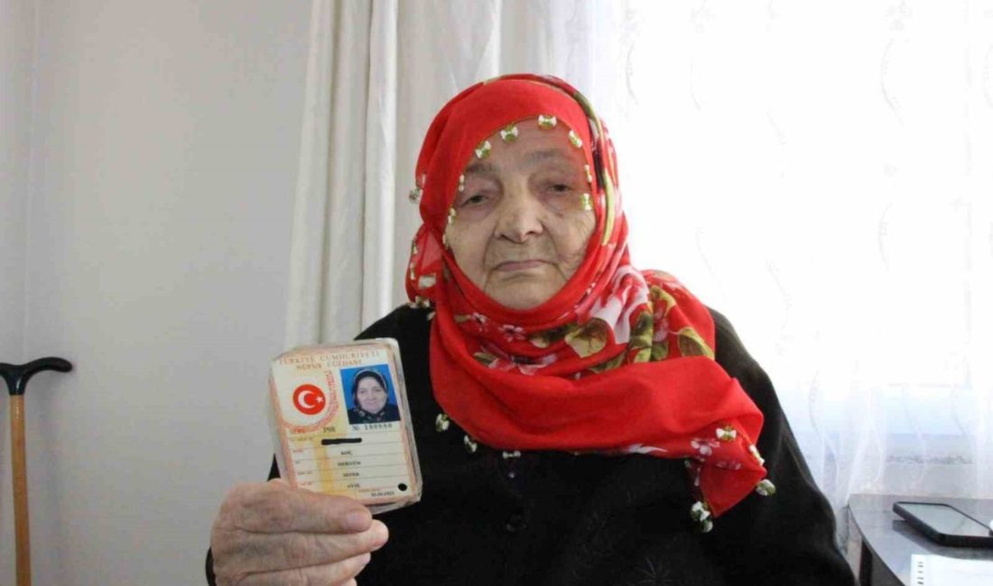 Trabzon’un Hayrat ilçesi Yeniköy Mahallesi’nde yaşayan 102 yaşındaki Meryem Koç,