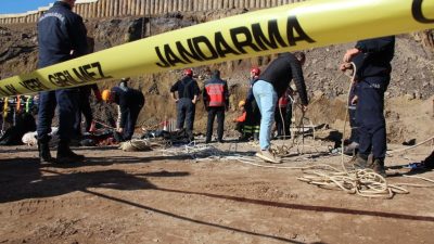 Sakarya’nın Akyazı ilçesinde yol yapım çalışmaları sırasında bir işçinin 30