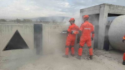 Erzincan İl Afet ve Acil Durum Müdürlüğü (AFAD) personeli tarafından