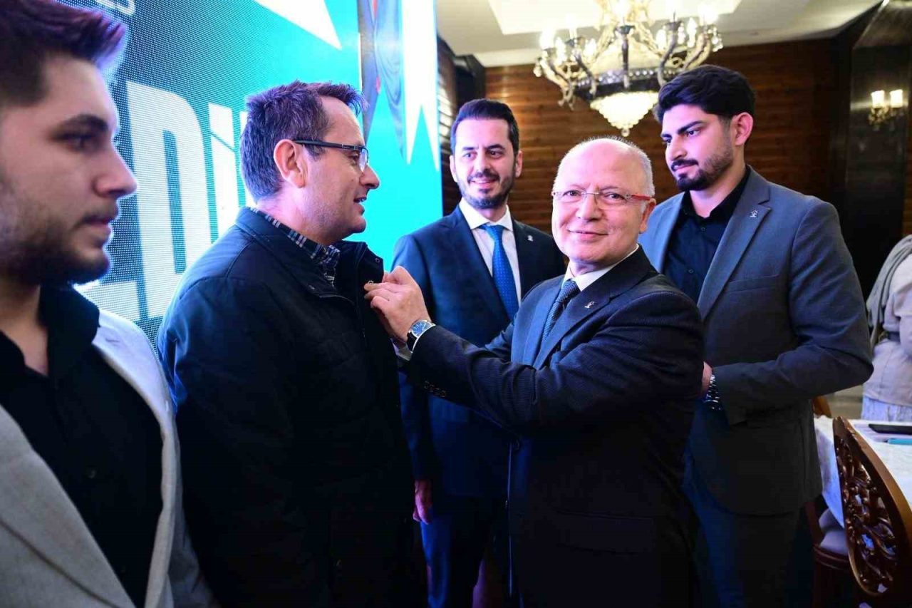 AK Parti Osmangazi İlçe Danışma Meclisi Toplantısı yoğun katılımla gerçekleşti.