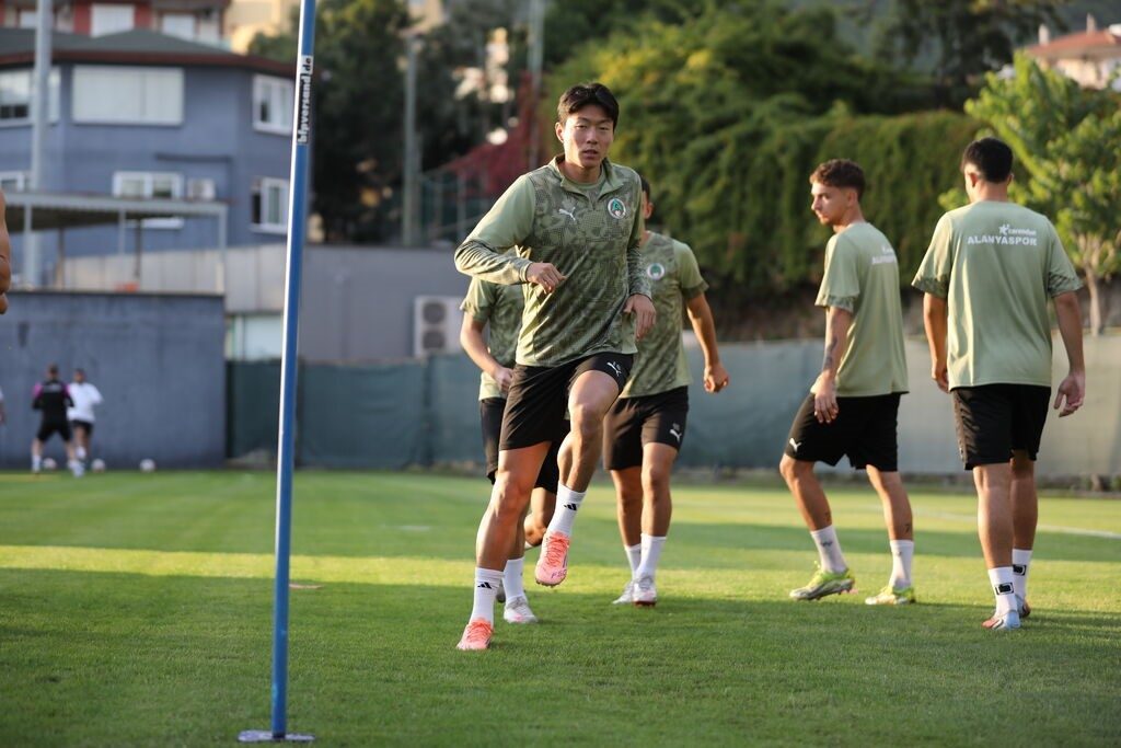 Corendon Alanyaspor Trendyol Süper Lig’in 12. haftasında deplasmanda oynayacağı Trabzonspor