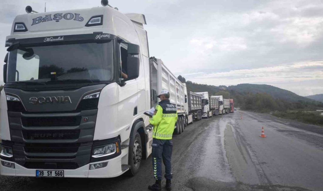 Zonguldak’ın Alaplı ilçesinde jandarma ekipleri tarafından tır ve kamyonlara yönelik