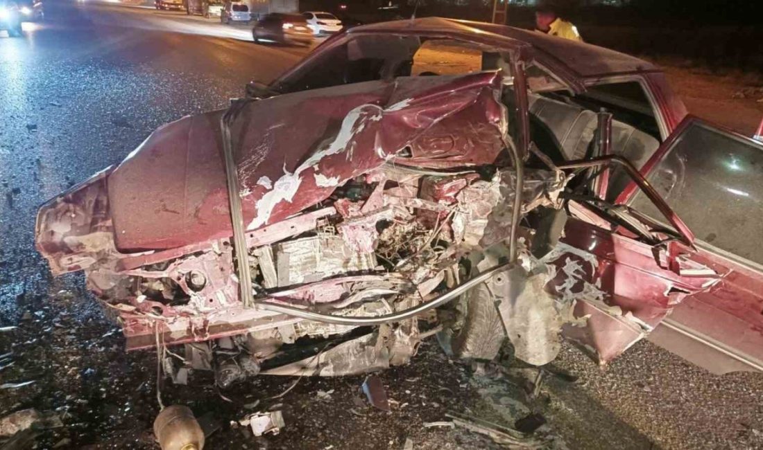 Amasya’nın Suluova ilçesinde iki otomobilin kafa kafaya çarpışması sonucu meydana