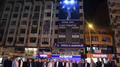 Anahtar Parti Denizli İl Başkanlığı, yeni tabelasının asılmasıyla birlikte kentteki